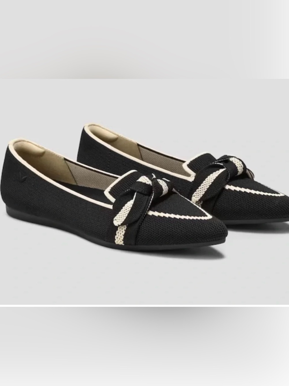 Vivaia Michelle 2.0 Black Pointed Knit Loafers with Cream Trim (size 39)